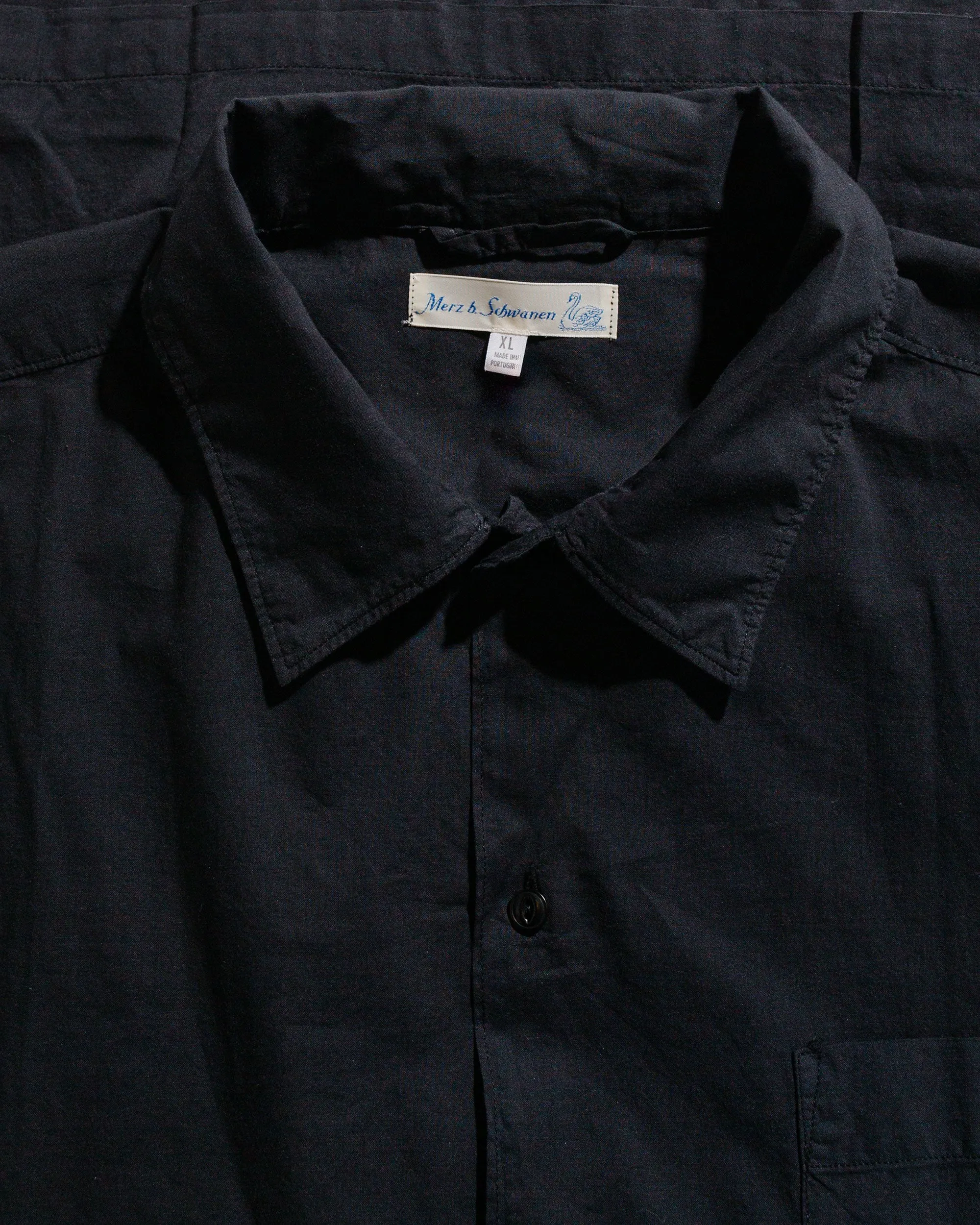 Merz B. Schwanen SHIRT09LP Unisex Short Sleeve Cotton Poplin Shirt Deep Black
