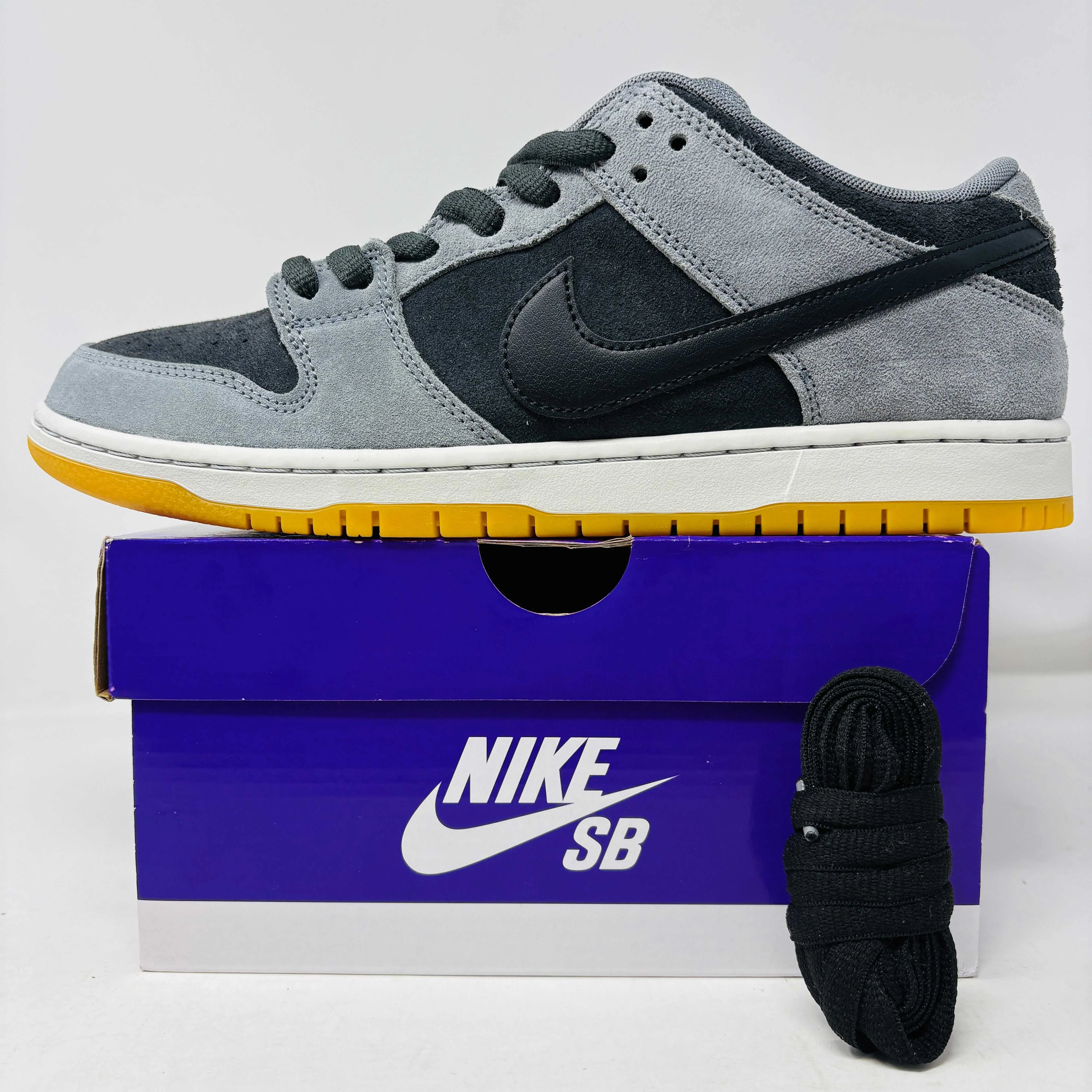 Nike SB Dunk Low Dark Smoke Grey
