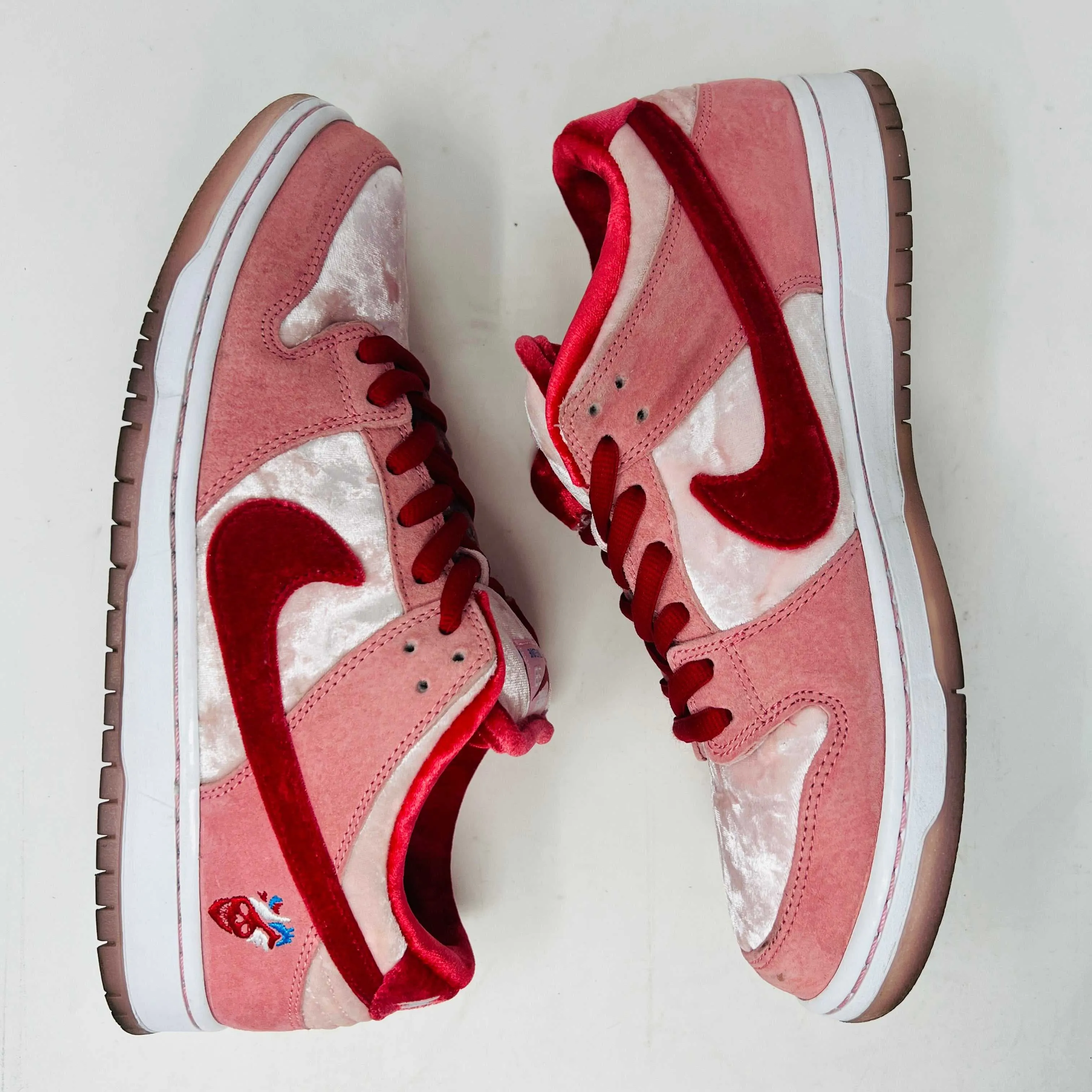 Nike SB Dunk Low StrangeLove Skateboards