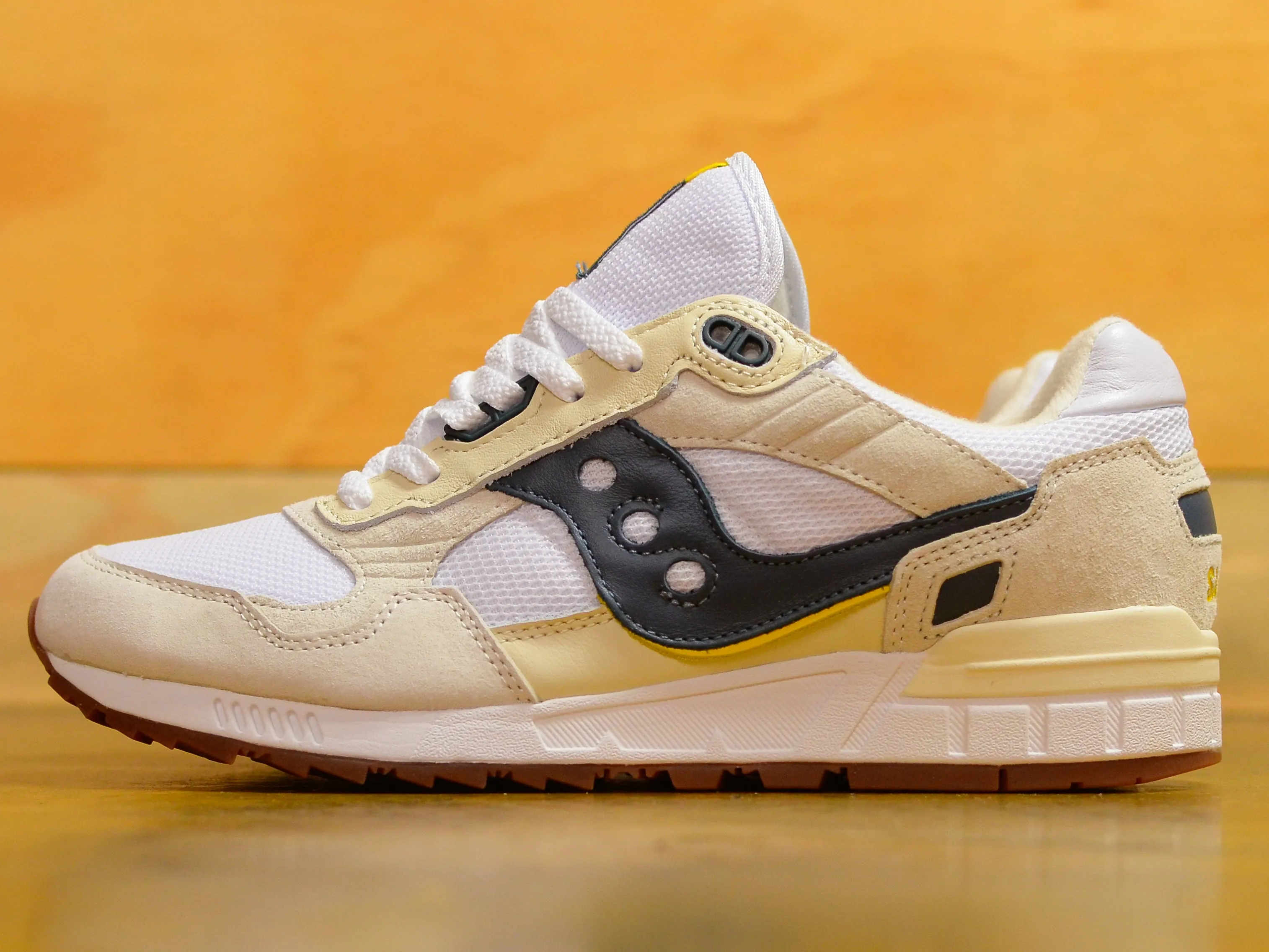 Shadow 5000 - White / Navy