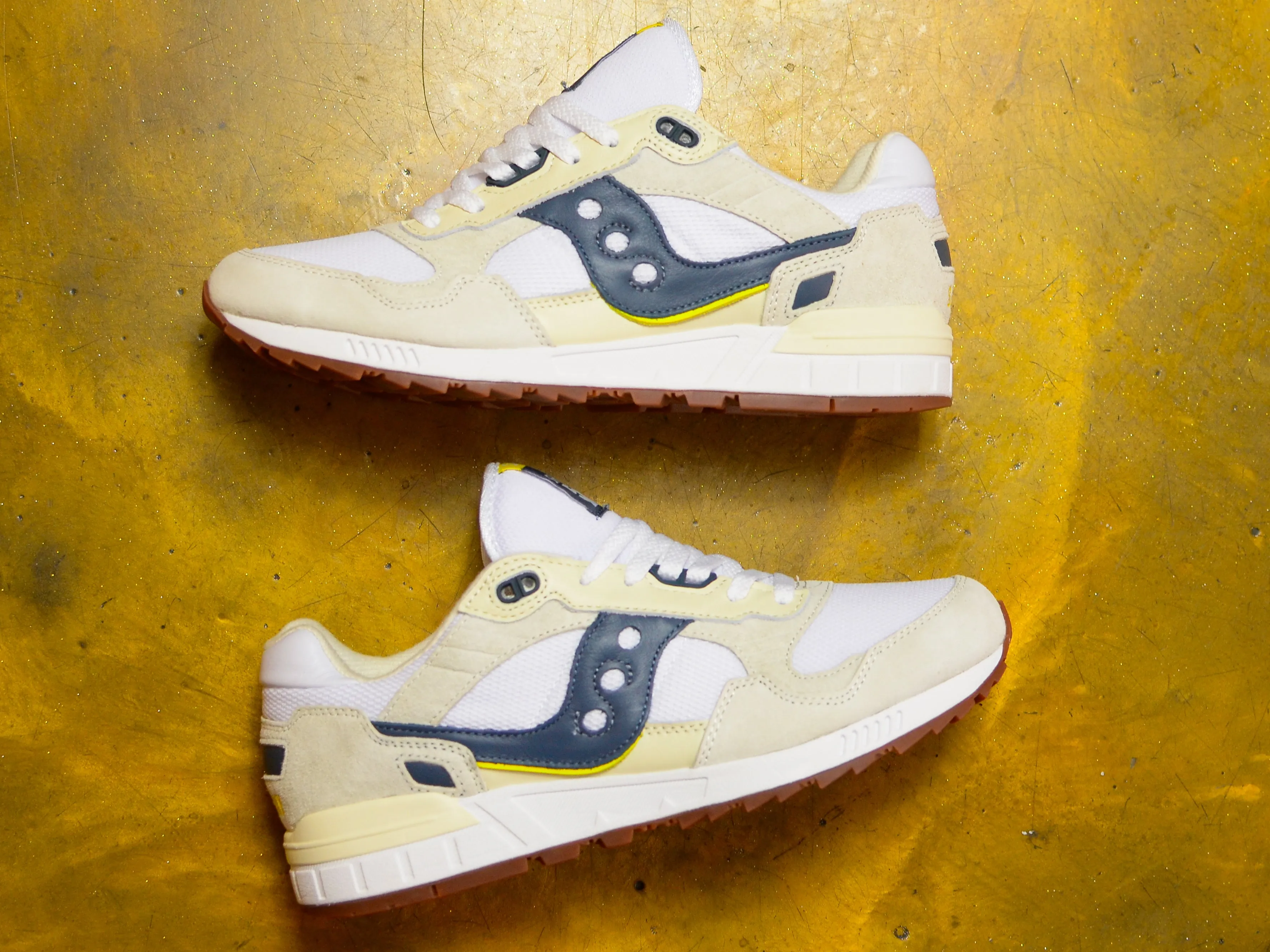 Shadow 5000 - White / Navy