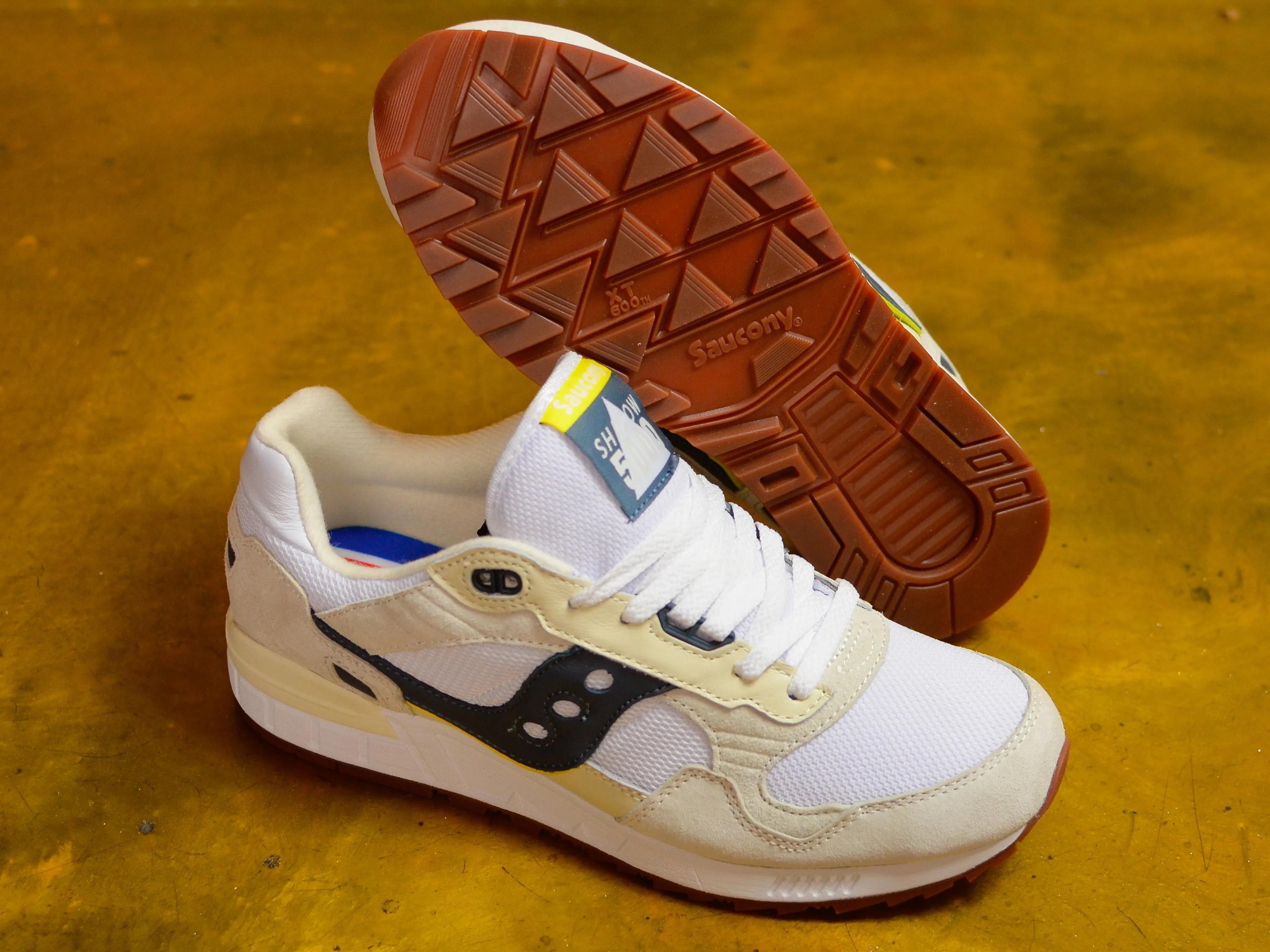Shadow 5000 - White / Navy